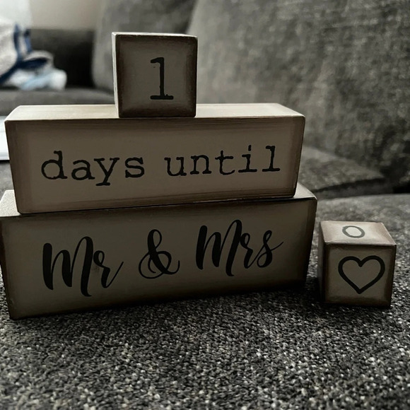 Mr. And Mrs. Wedding Countdown - Picture 3 of 4